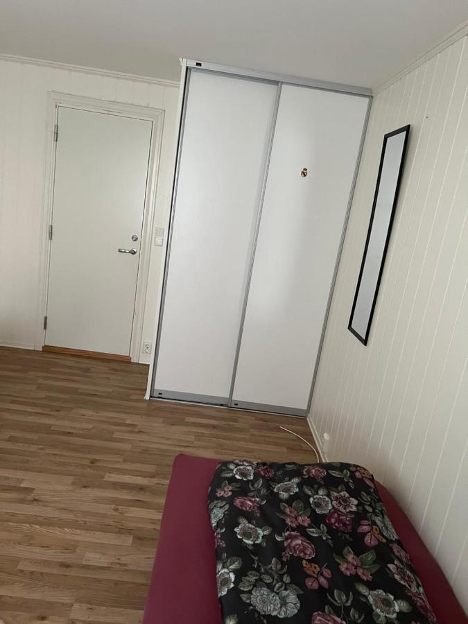 Bedroom In City Centre, No Shower Available Alesund Ngoại thất bức ảnh