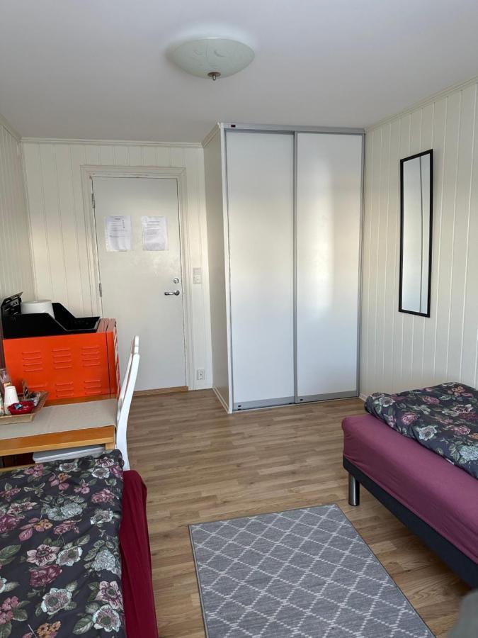 Bedroom In City Centre, No Shower Available Alesund Ngoại thất bức ảnh
